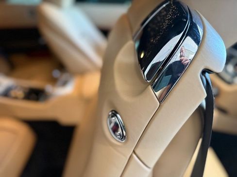 Used 2019 Rolls-Royce Wraith image 20