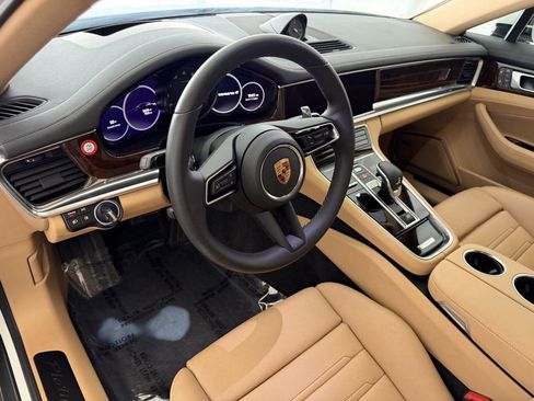 Used 2023 Porsche Panamera 4 Platinum Edition AWD/4WD image 4