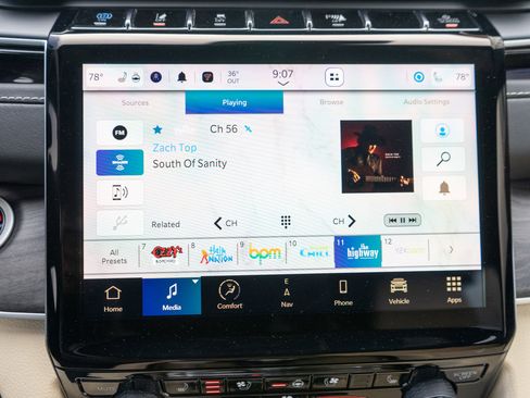 Used 2022 Jeep Grand Cherokee Limited 4xe w/ Luxury Tech Group II image 18