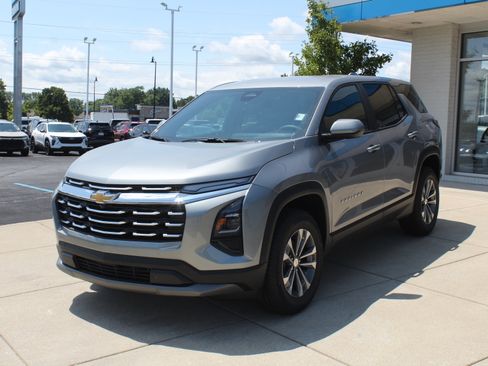 New 2027 Chevrolet Equinox LT w/ Convenience Package II AWD/4WD image 7