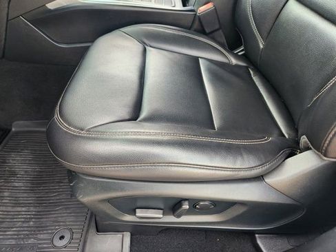 Used 2021 Ford Explorer XLT w/ Equipment Group 202A image 25