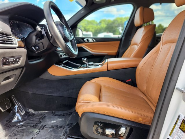 Used 2019 BMW X5 xDrive50i w/ M Sport Package AWD/4WD image 18