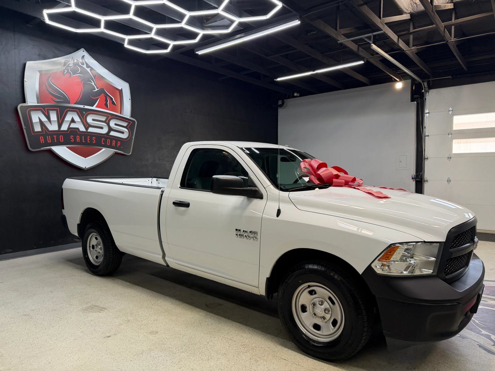 Used 2018 RAM 1500 Express RWD image 9