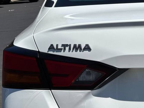 Used 2025 Nissan Altima 2.5 SV AWD/4WD image 45