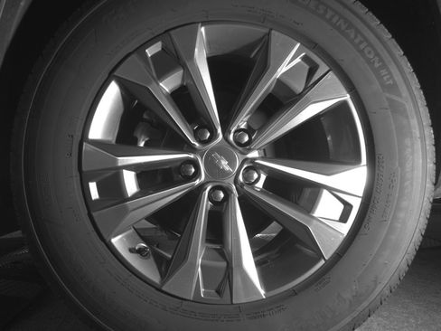 Used 2025 Chevrolet Equinox LT FWD image 14