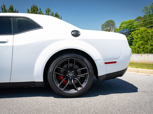 Used 2019 Dodge Challenger SRT Hellcat RWD image 15