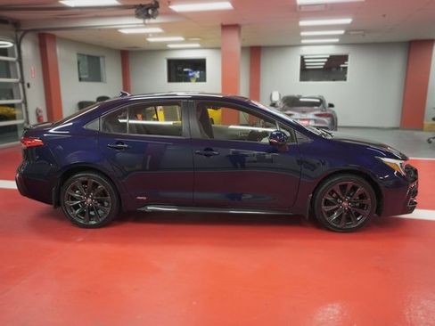 Used 2023 Toyota Corolla SE w/ SE Package image 6