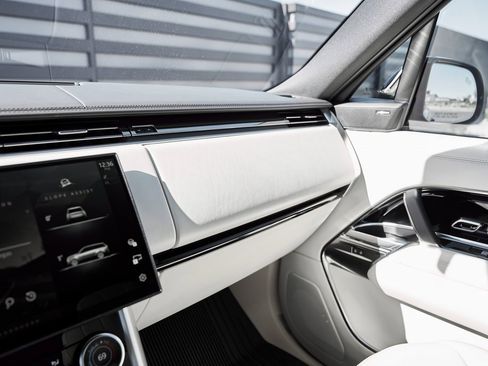 Used 2023 Land Rover Range Rover SE image 72