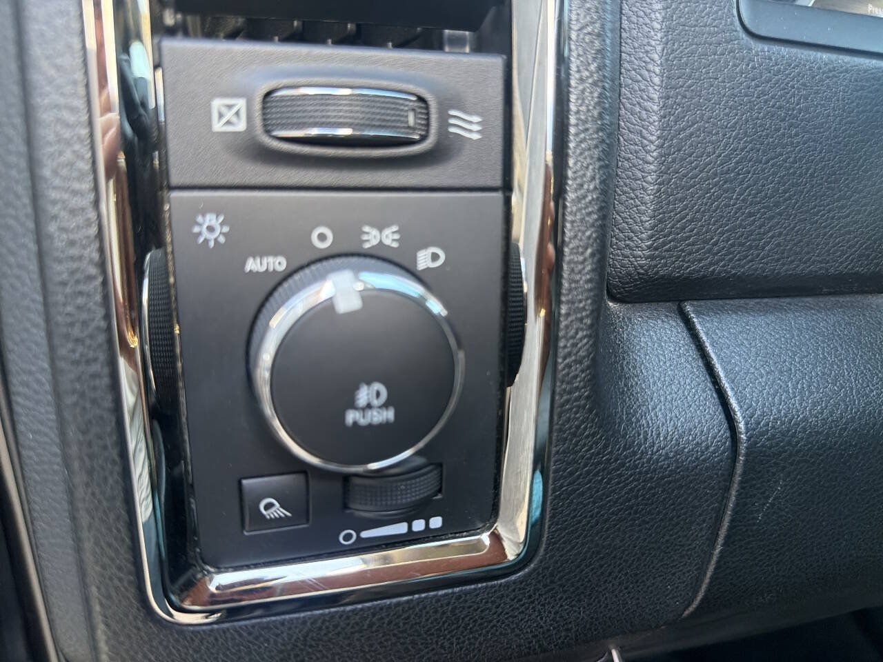 Used 2015 RAM 1500 Sport w/ Black Ram 1500 Sport Group AWD/4WD image 29