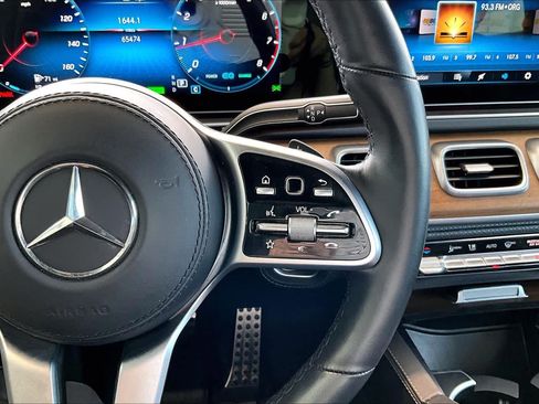Used 2022 Mercedes-Benz GLS 450 4MATIC image 17