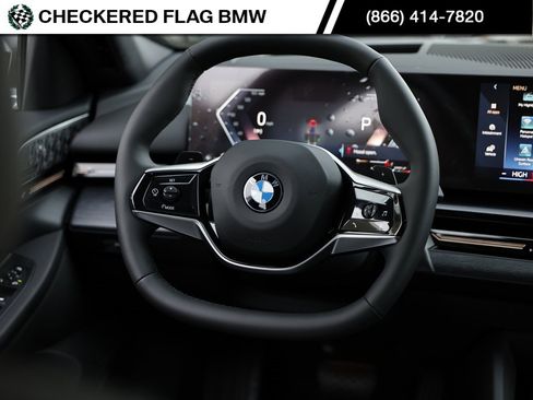 Used 2025 BMW 530i w/ Premium Package image 28