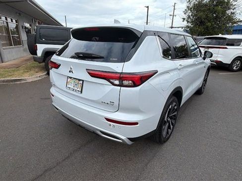 Used 2024 Mitsubishi Outlander 4WD Plug-In Hybrid image 5