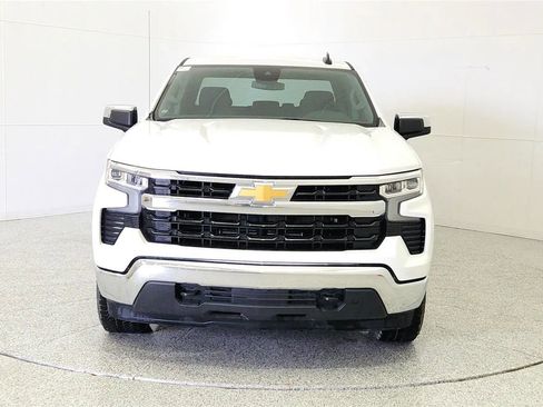 Used 2024 Chevrolet Silverado 1500 LT image 2