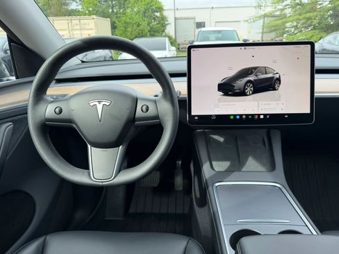 Used 2023 Tesla Model Y Long Range AWD/4WD image 14