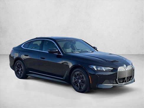 Certified 2025 BMW i4 eDrive40 image 3