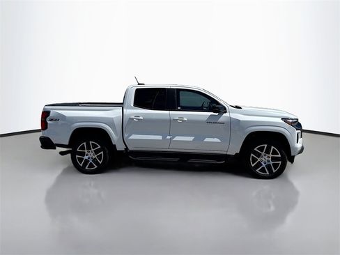 Used 2024 Chevrolet Colorado Z71 w/ Z71 Convenience Package 2 image 8