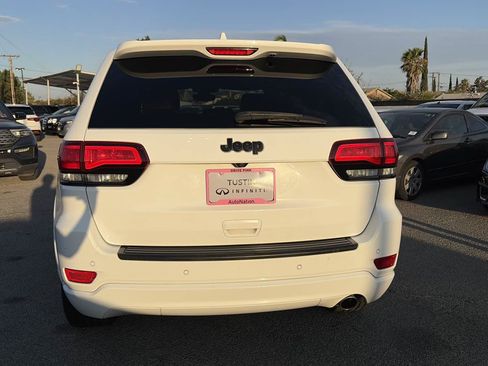 Used 2019 Jeep Grand Cherokee Altitude RWD image 3