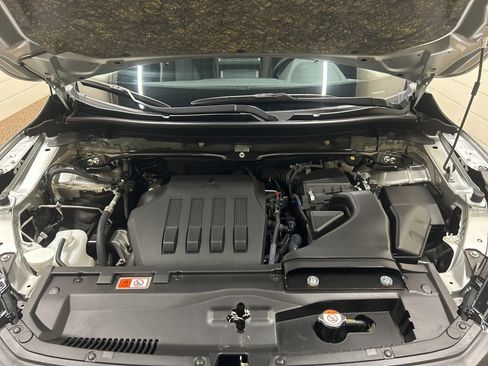 Used 2024 Mitsubishi Eclipse Cross SE image 12