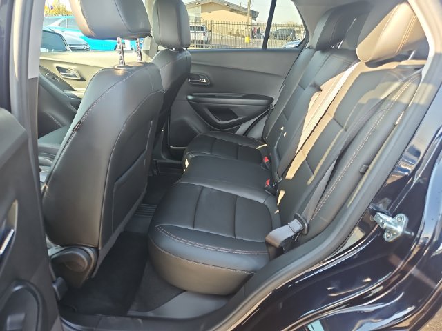 Used 2022 Chevrolet Trax LT w/ Premium Seat Package AWD/4WD image 25