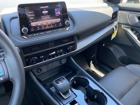 New 2026 Nissan Rogue SV AWD/4WD image 17