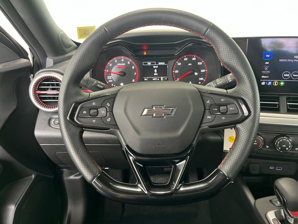 Used 2025 Chevrolet Trax RS w/ Driver Confidence Package FWD image 5