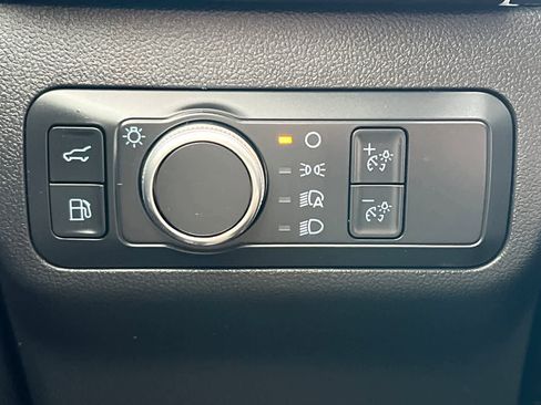 Used 2022 Ford Escape SE w/ Convenience Package FWD image 33