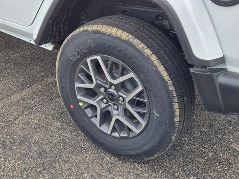 Used 2024 Jeep Wrangler Sahara w/ Safety Group image 12