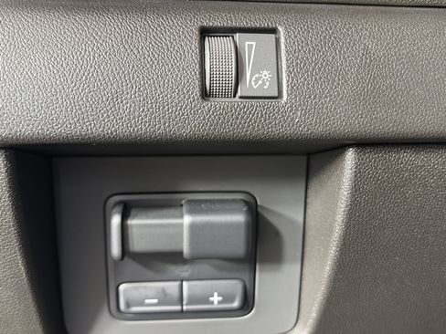 Certified 2025 Chevrolet Colorado ZR2 w/ Midnight Edition image 31