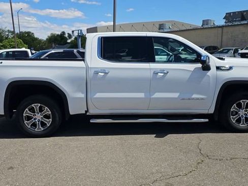 Used 2024 GMC Sierra 1500 SLT w/ SLT Convenience Package AWD/4WD image 9