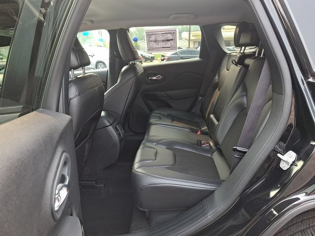 Used 2021 Jeep Cherokee Latitude Plus AWD/4WD image 10