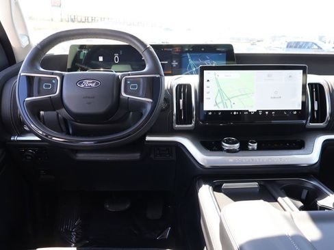 Certified 2025 Ford Expedition Max Platinum image 21