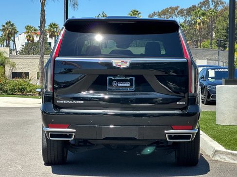 Used 2023 Cadillac Escalade ESV Premium Luxury RWD image 4