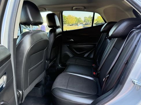 Used 2021 Buick Encore Preferred image 12