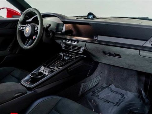 Used 2025 Porsche 911 Carrera 4 GTS image 33