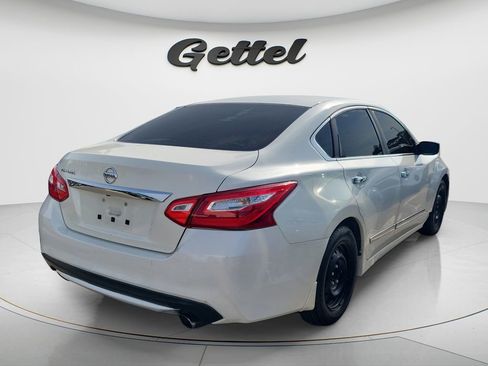 Used 2016 Nissan Altima 2.5 S w/ Power Driver Seat Package FWD image 3