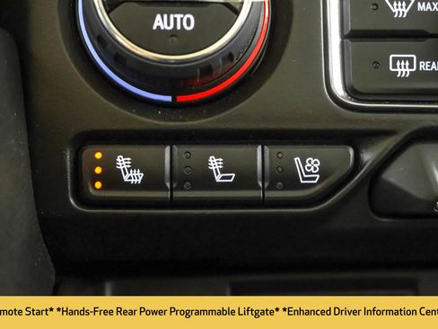 Used 2024 Chevrolet Suburban High Country image 11