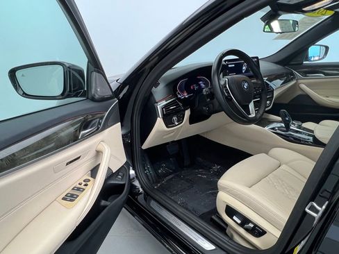 Certified 2023 BMW 530i w/ Premium Package RWD image 22