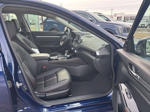 Used 2024 Nissan Altima 2.5 SR image 37