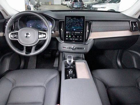 Certified 2025 Volvo XC90 B6 Plus image 6