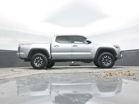 Used 2023 Toyota Tacoma TRD Off-Road image 39