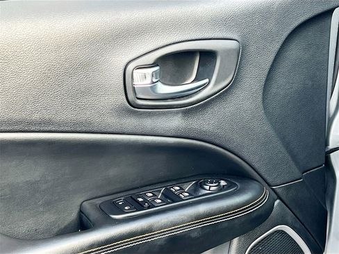 Certified 2020 Jeep Compass Latitude image 16