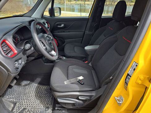 Used 2023 Jeep Renegade Trailhawk AWD/4WD image 11