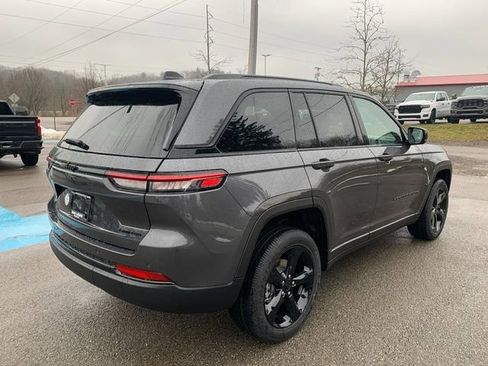 New 2025 Jeep Grand Cherokee Altitude AWD/4WD image 7