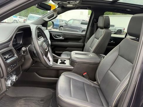 Used 2023 GMC Yukon SLT AWD/4WD image 13