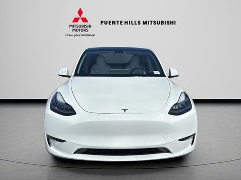 Used 2023 Tesla Model Y Long Range AWD/4WD image 2