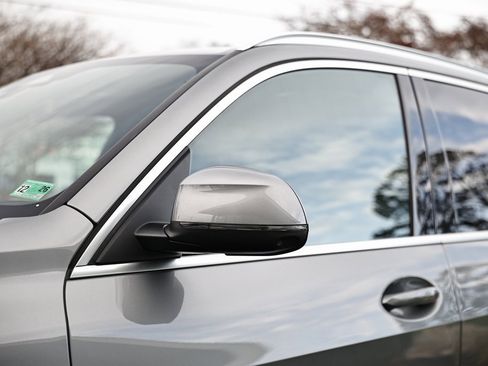 Used 2025 BMW X5 sDrive40i w/ Climate Comfort Package image 12