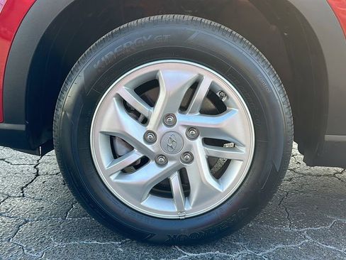 Certified 2024 Hyundai Venue SE image 14