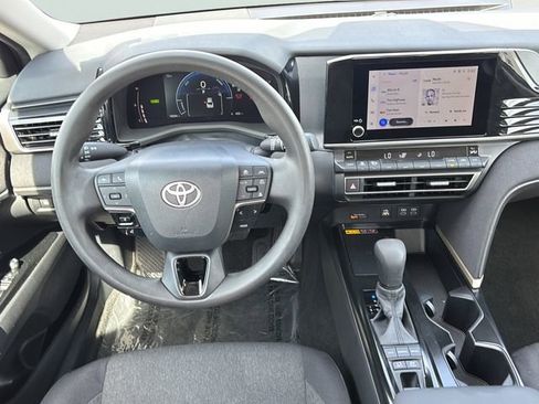 Used 2025 Toyota Camry LE image 19