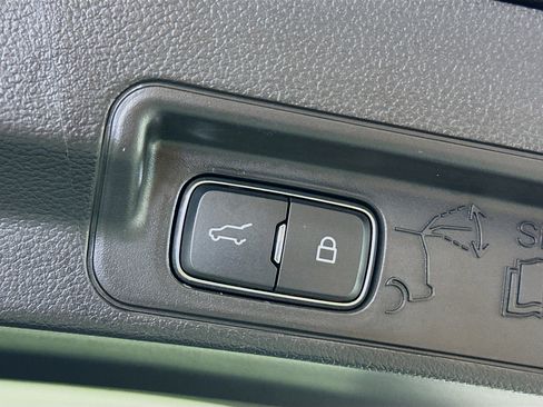 Used 2025 Ford Explorer ST AWD/4WD image 32