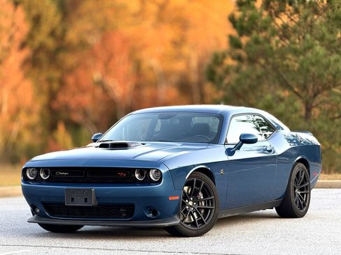 Used 2020 Dodge Challenger R/T Scat Pack w/ Shaker Package image 7